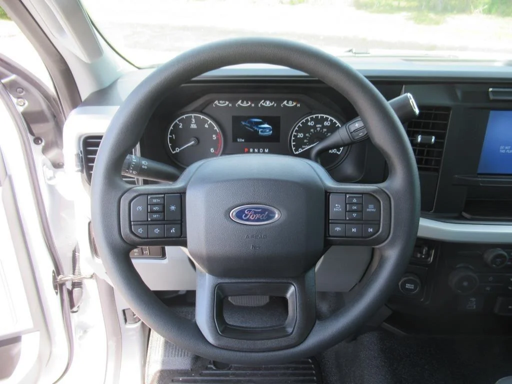 2024 Ford F-350 Super Duty Chassis Cab XL - Photo 16