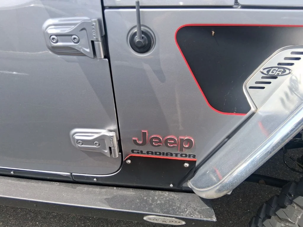 Used 2020 Silver Jeep Rubicon image 7