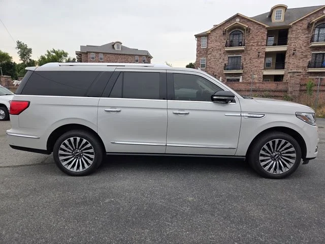 Used 2019 White Lincoln Reserve image 4