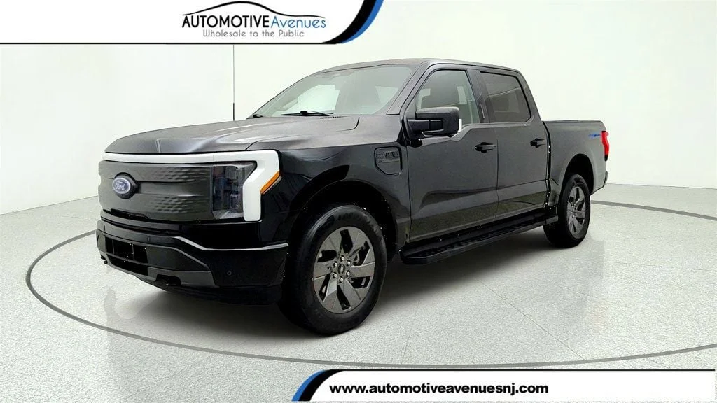 Used 2023 Agate Black Metallic Ford XLT 4WD SuperCrew 5.5