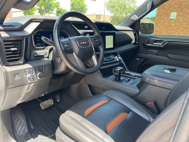 Used 2024 White GMC AT4 image 18