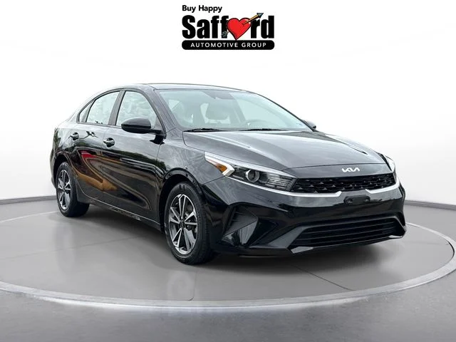 Used 2023 Black Kia LXS image 9