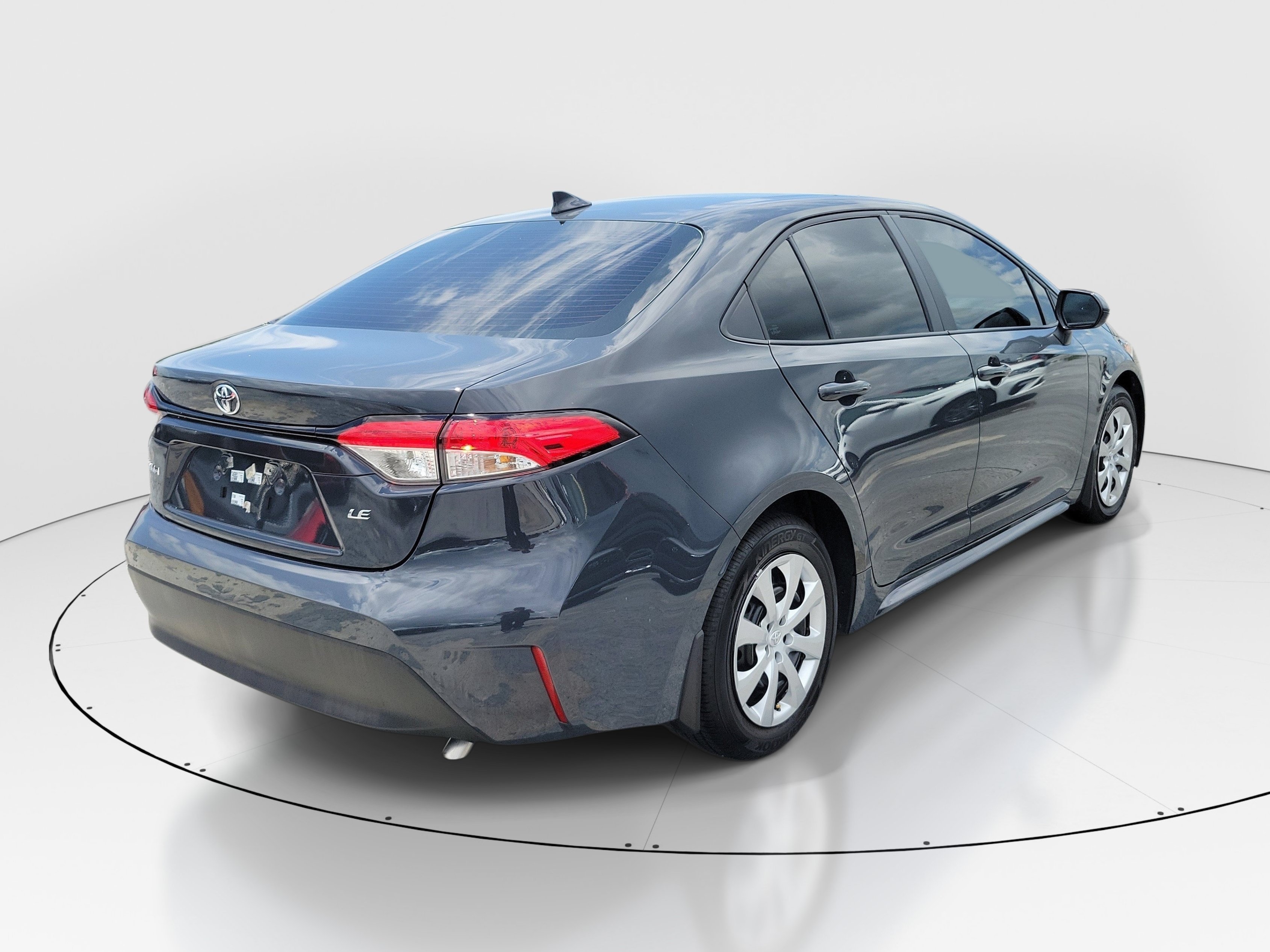 Used 2025 Underground/Mid Blk Met Toyota LE image 6