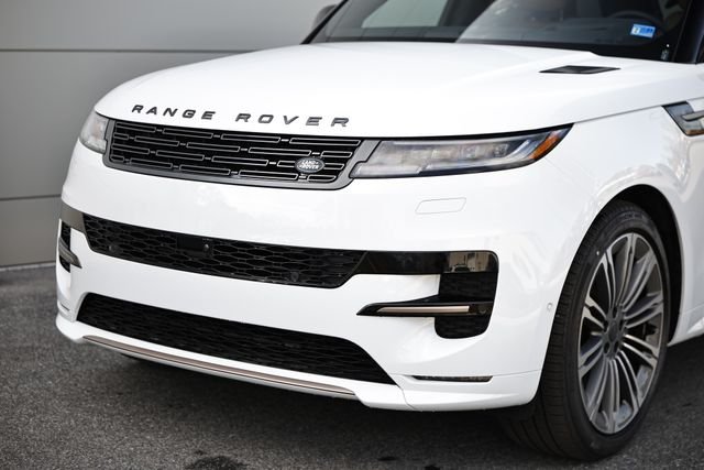 New 2026 Fuji White Land Rover Dynamic SE image 2