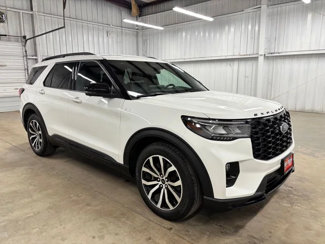 2025 Ford Explorer ST-Line