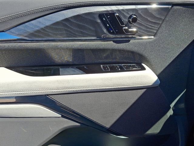 2025 Cadillac Escalade IQ Luxury 1 - Photo 13