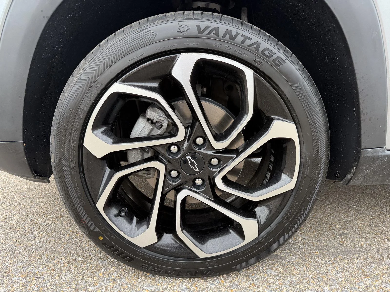 Used 2025 Sterling Gray Metallic Chevrolet 2RS image 23