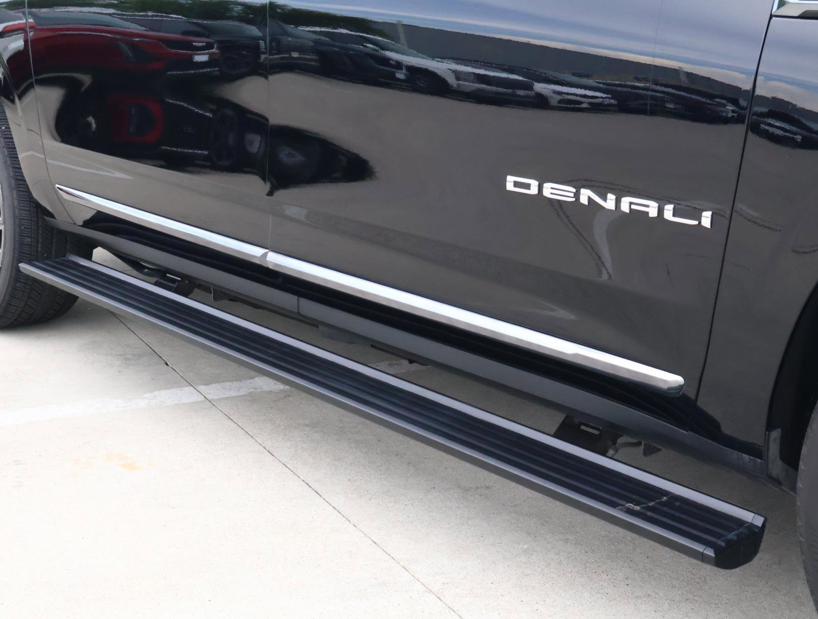 2025 GMC Yukon XL Denali Ultimate - Photo 8