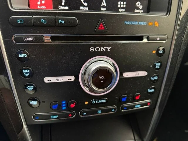 Used 2018 White Ford Limited image 7