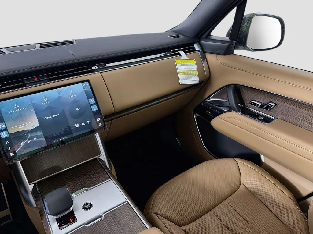 New 2026 Fuji White Land Rover SE image 25