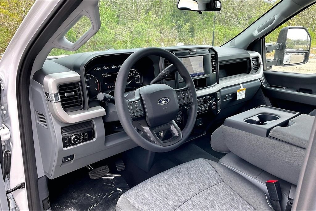 New 2026 Ford Super Duty F-350 XL 4D Crew Cab