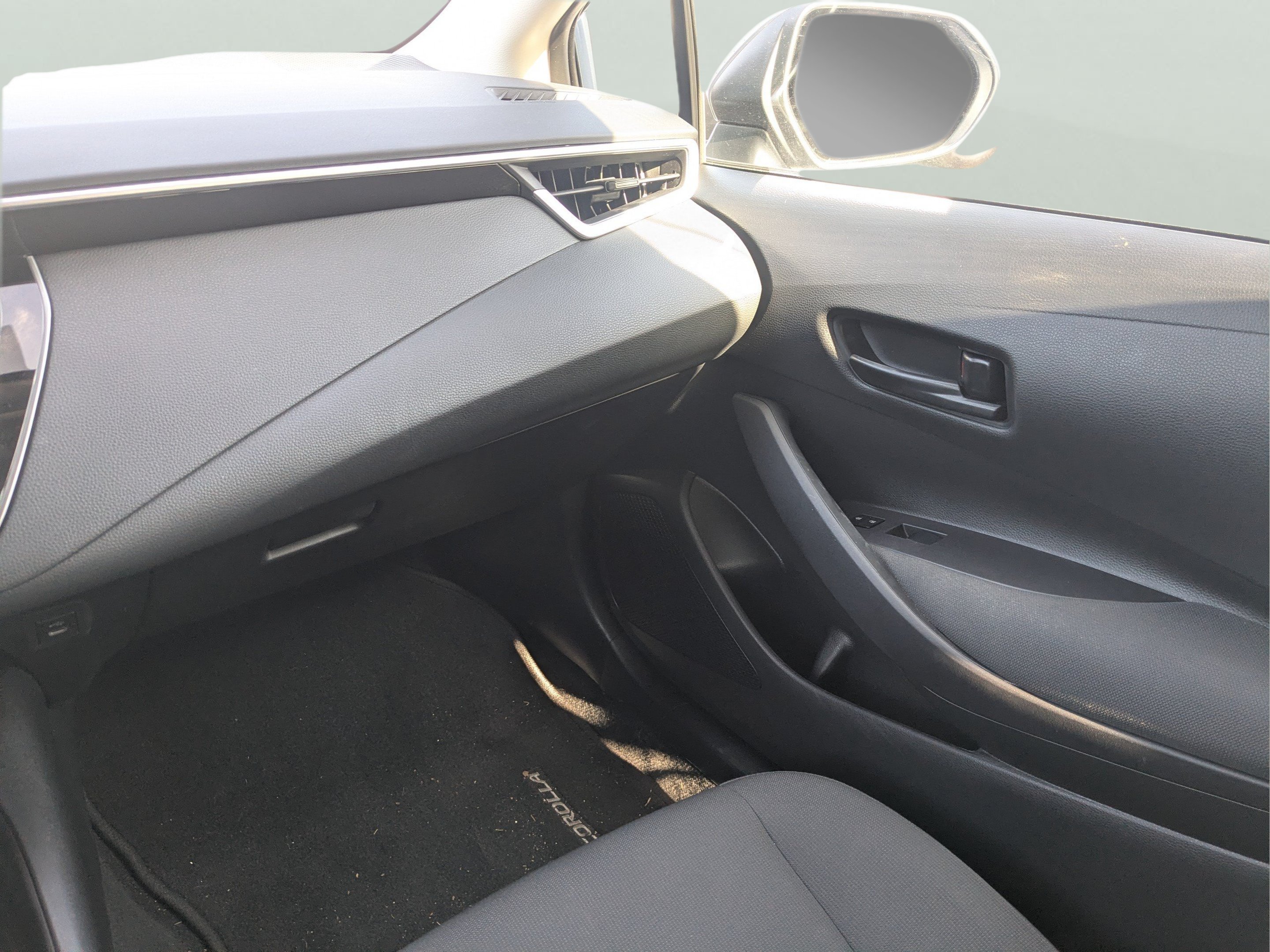 2024 Toyota Corolla LE - Photo 17