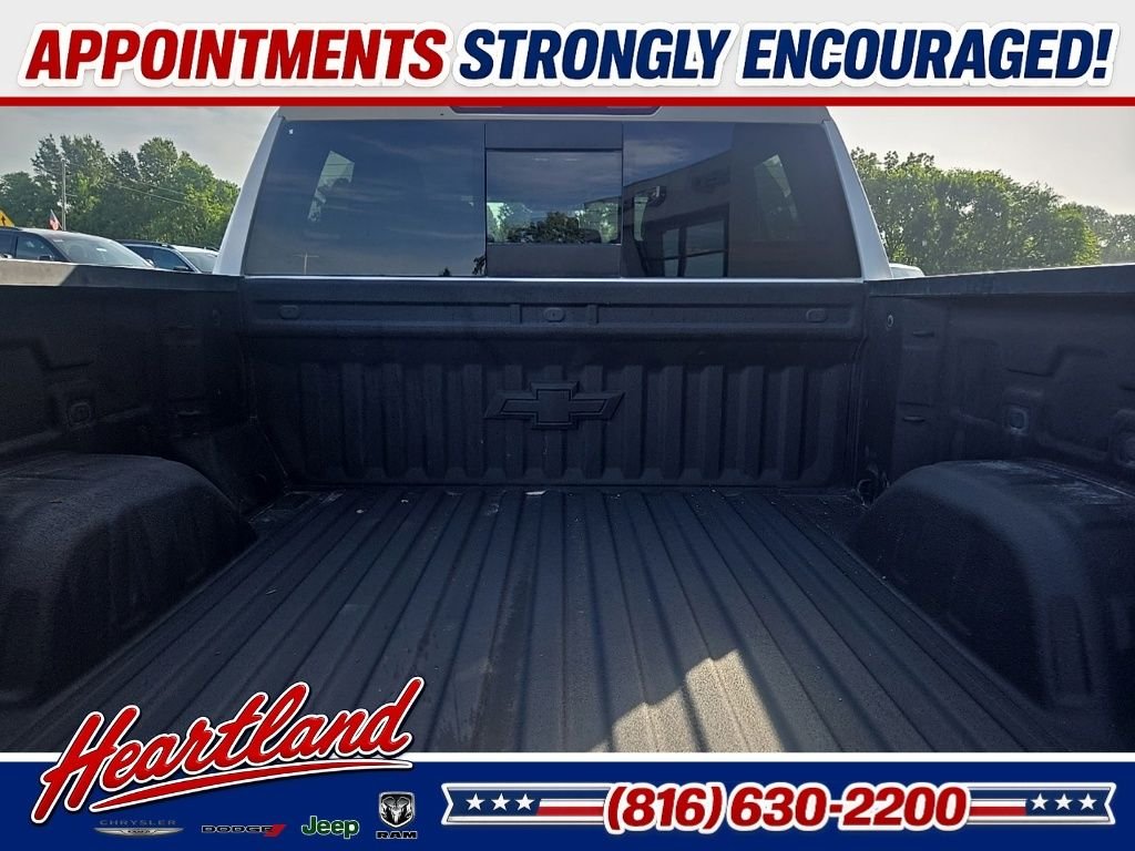Used 2022 White Chevrolet LTZ image 31