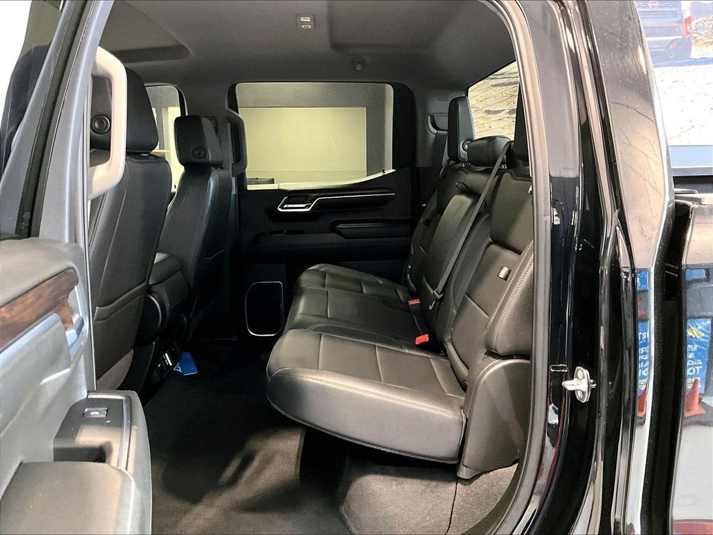 2024 GMC Sierra 1500 SLT - Photo 16