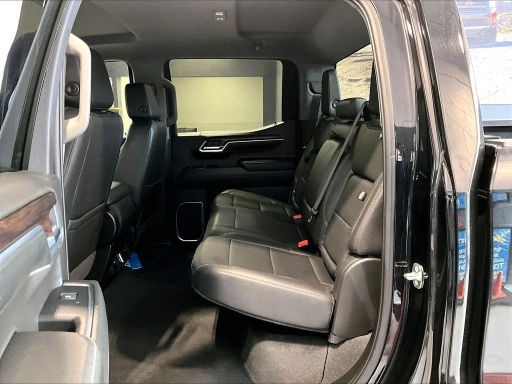 2024 GMC Sierra 1500 SLT - Photo 16
