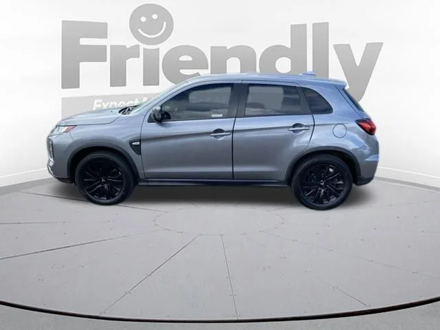 Used 2023 Silver Mitsubishi 2.0 ES image 2