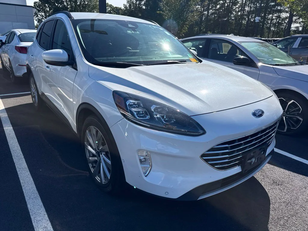 2022 Ford Escape Titanium Hybrid FWD photo