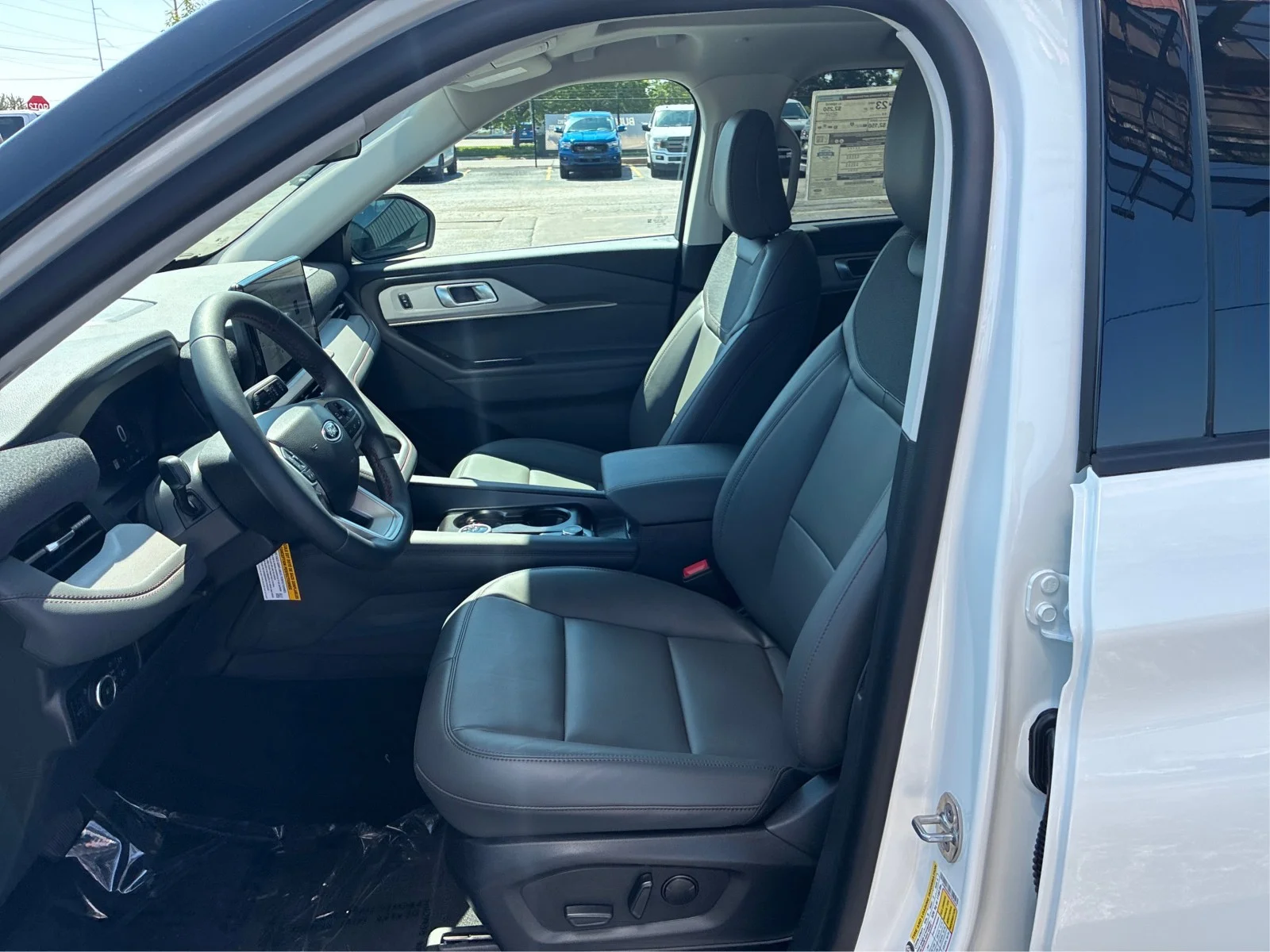 New 2026 Star White Metallic Tri-Coat Ford Active image 8