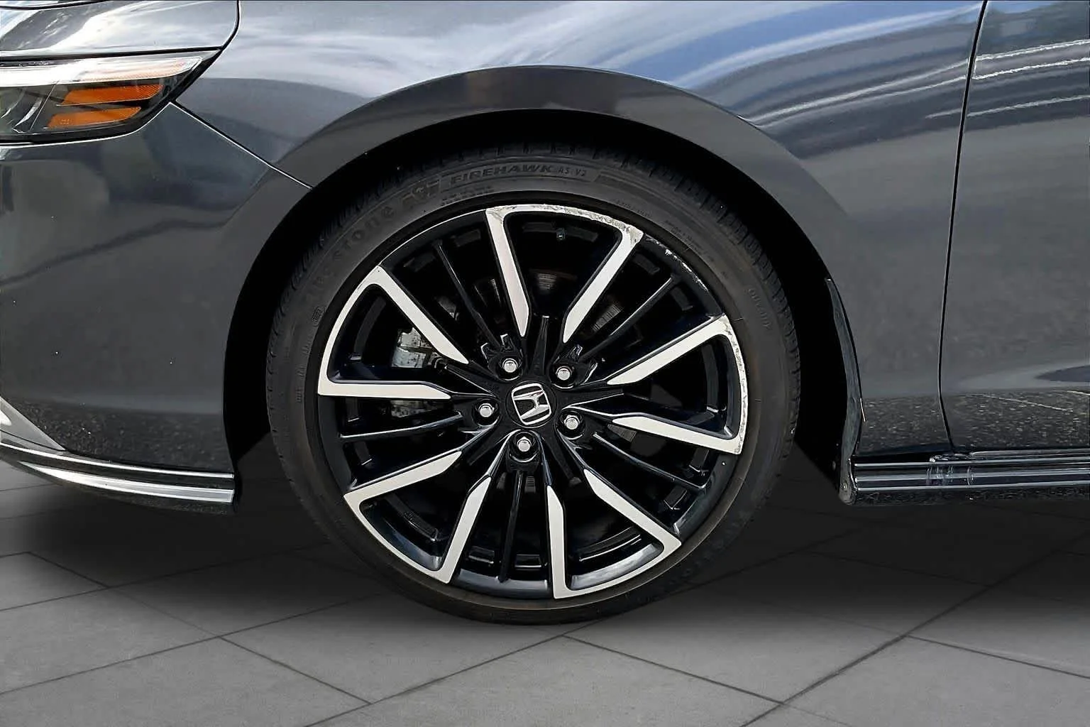 Used 2025 Meteorite Gray Metallic Honda Touring image 11