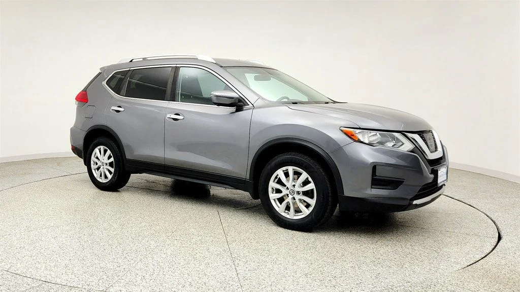 Used 2017 Gun Metallic Nissan 2017.5 AWD SV w/ SV Premium Package & Navigation image 3