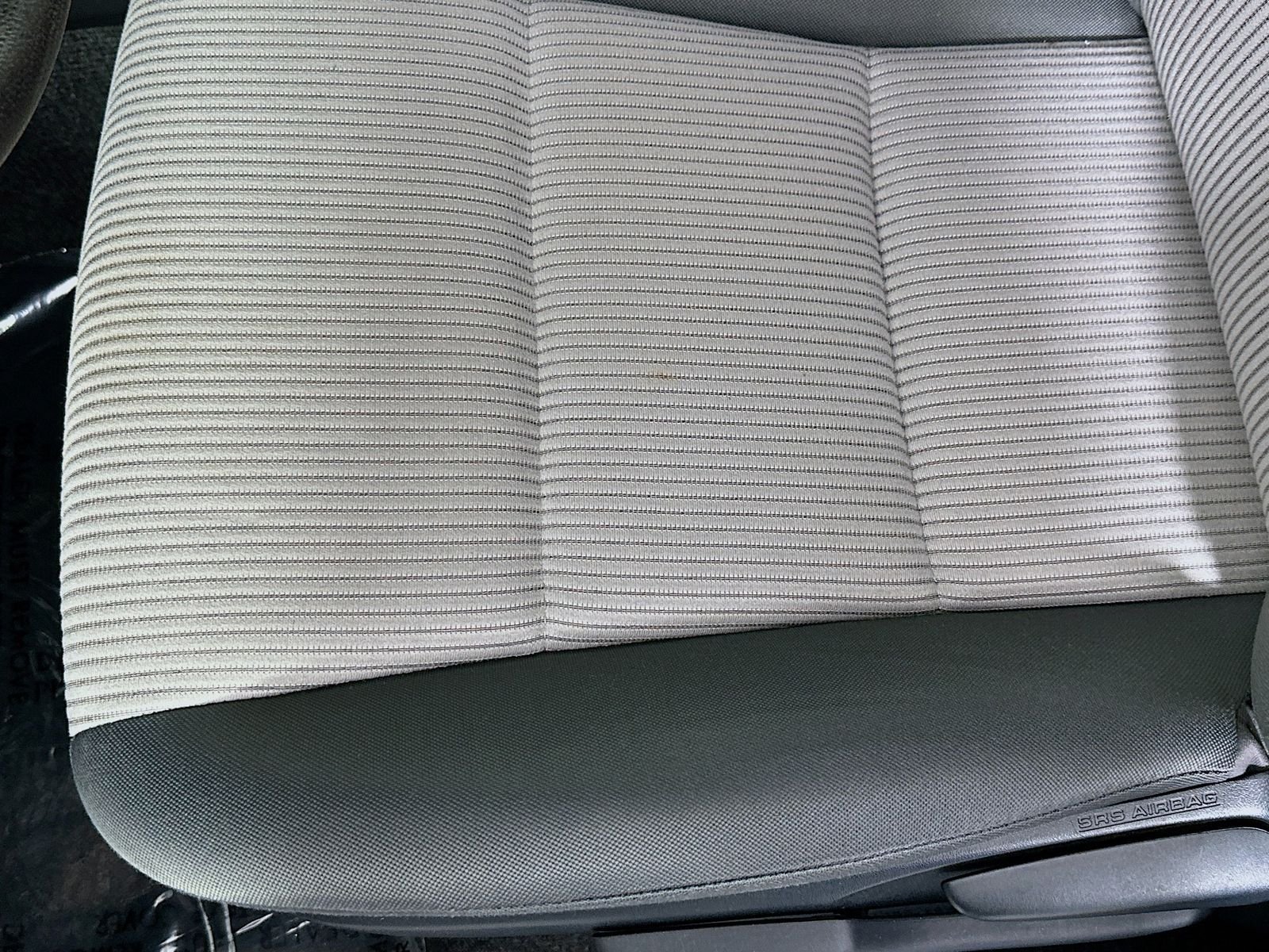 Used 2014 Classic Silver Metallic Toyota LE image 17