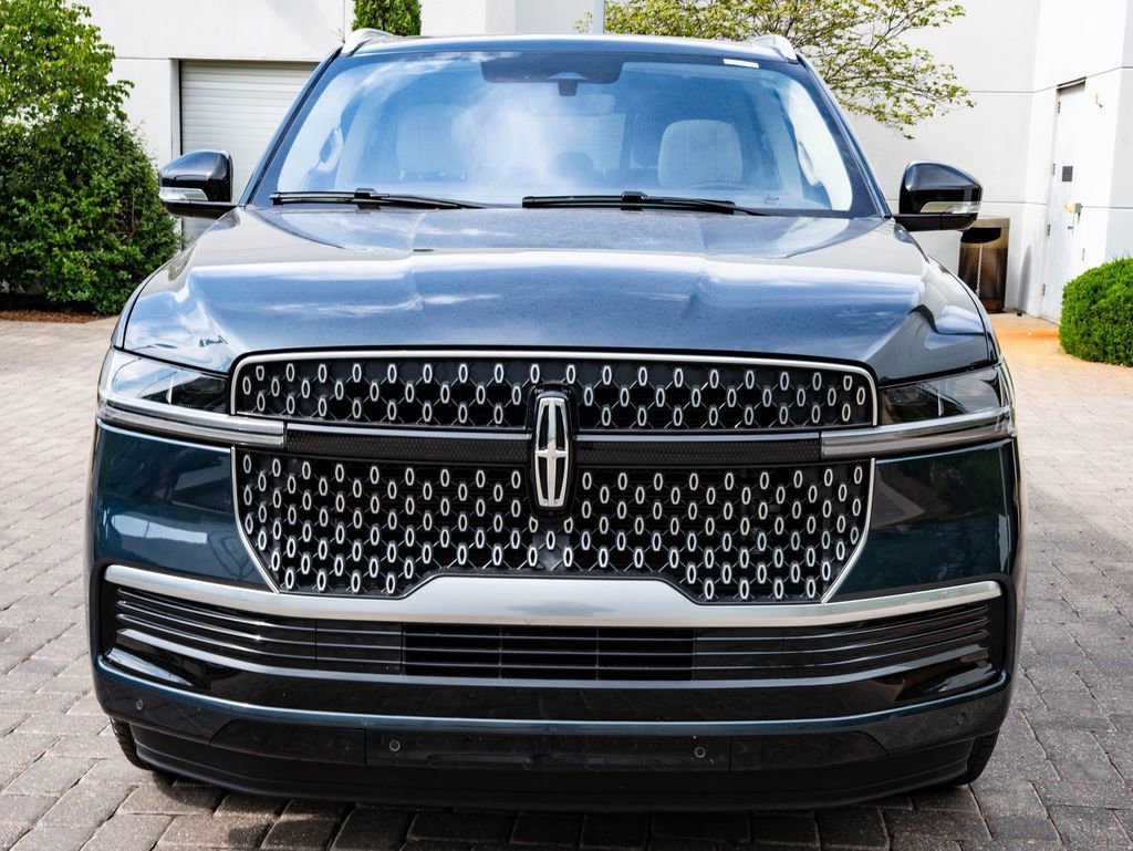 Used 2025 Flight Blue Metallic Clearcoat Lincoln Reserve image 2