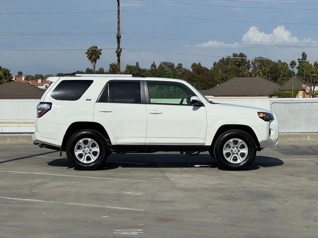 Used 2020 White Toyota SR5 image 41