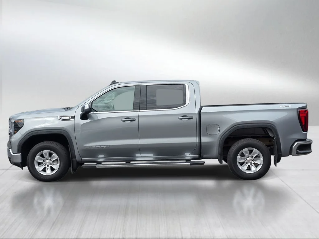 Used 2025 Sterling Metallic GMC SLE image 6