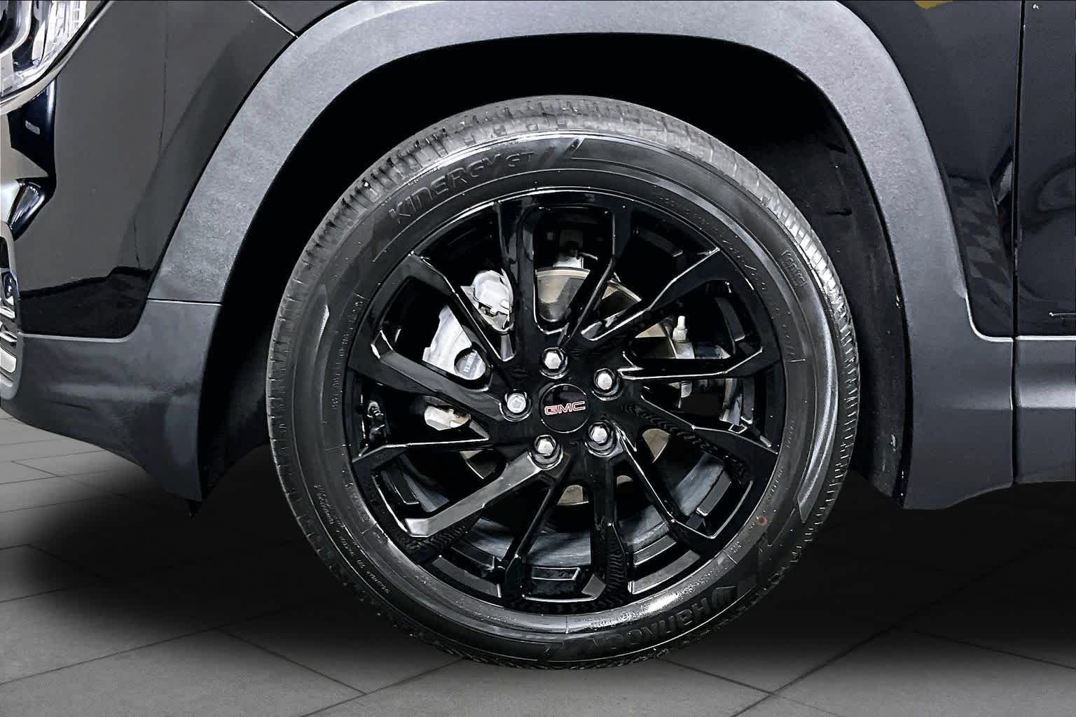 2024 GMC Terrain SLT - Photo 11