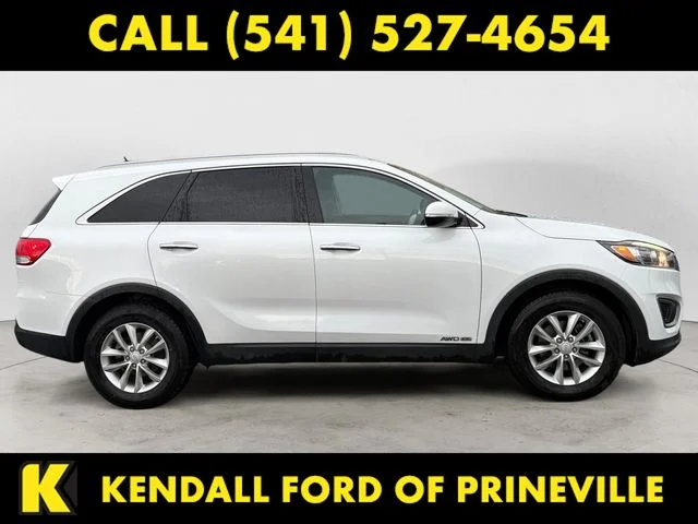 Used 2017 Snow White Pearl Kia LX image 6