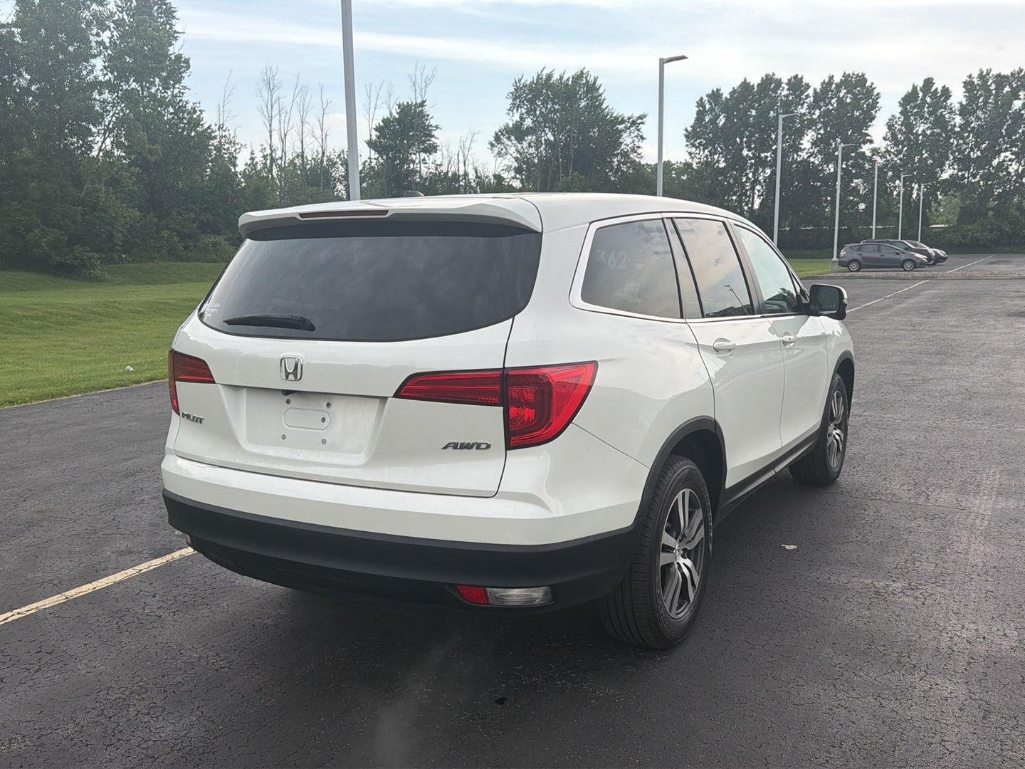Used 2018 White Diamond Pearl Honda EX-L image 7