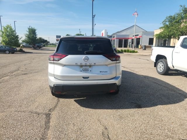 Used 2024 Silver Nissan SV image 2