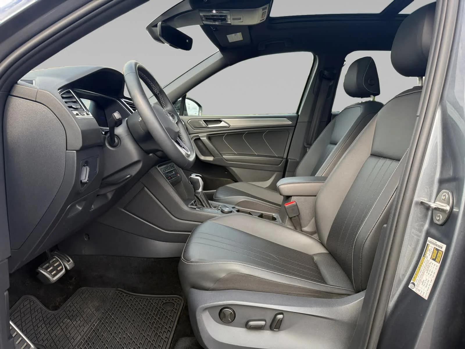 2023 Volkswagen Tiguan SE R-LINE BLACK - Photo 11