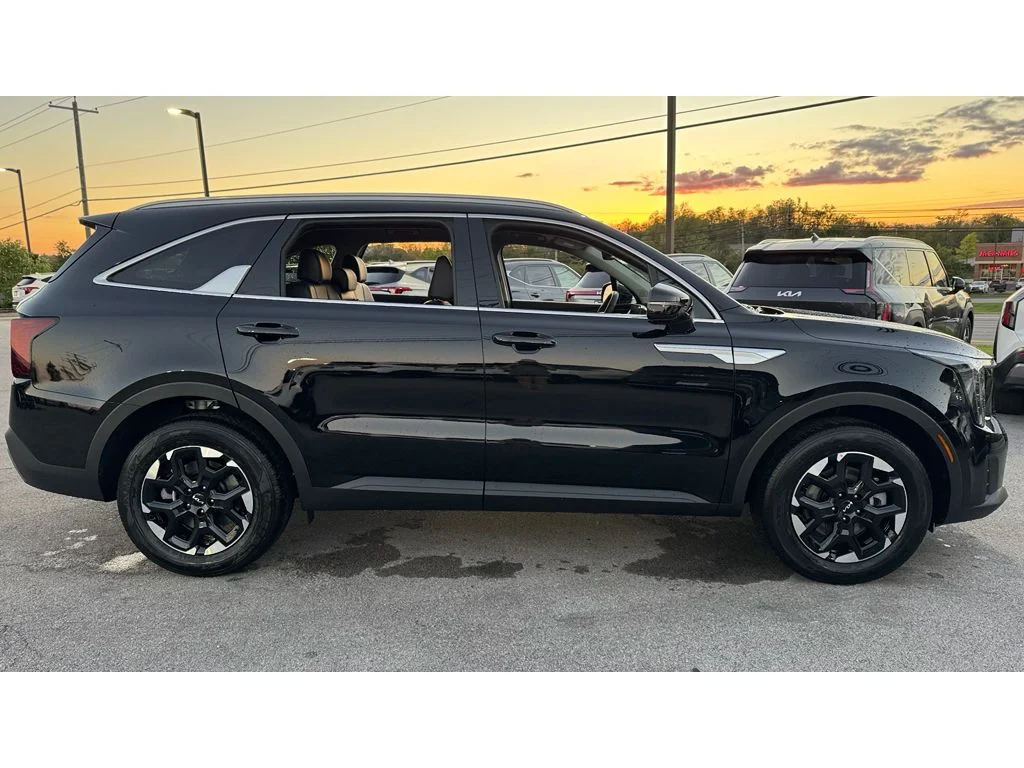 New 2026 Blk Kia S image 3