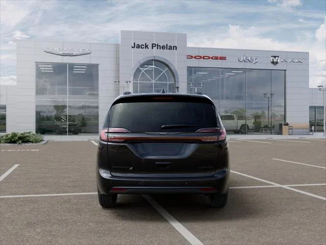 New 2026 Diamond Black Crystal Pearl-Coat Exterior Paint Chrysler Limited image 33