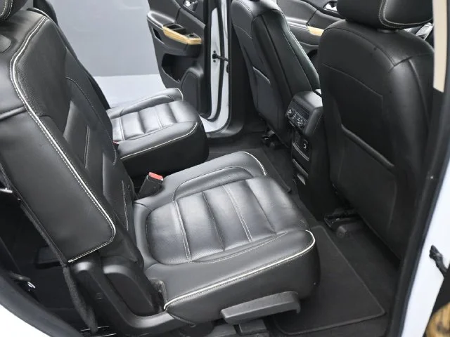 Used 2018 White GMC Denali image 16