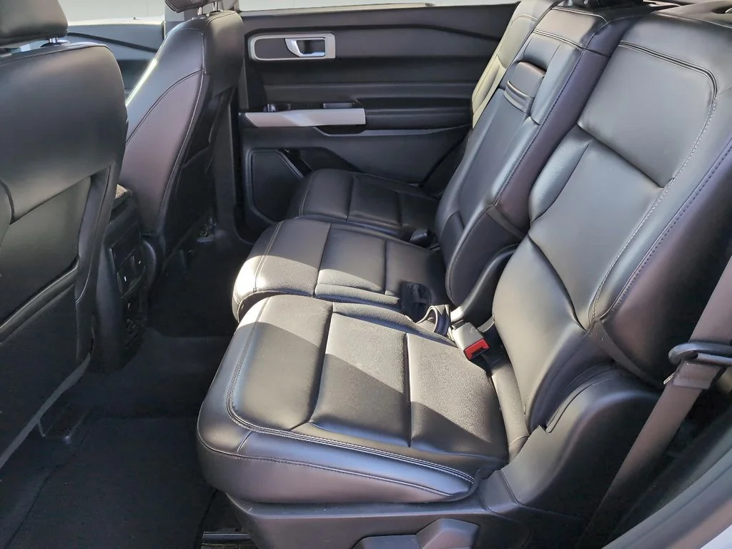 Used 2023 Oxford White Ford XLT image 27