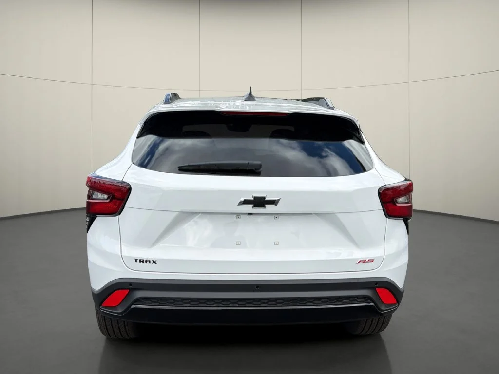 New 2026 Summit White Chevrolet 2RS image 6