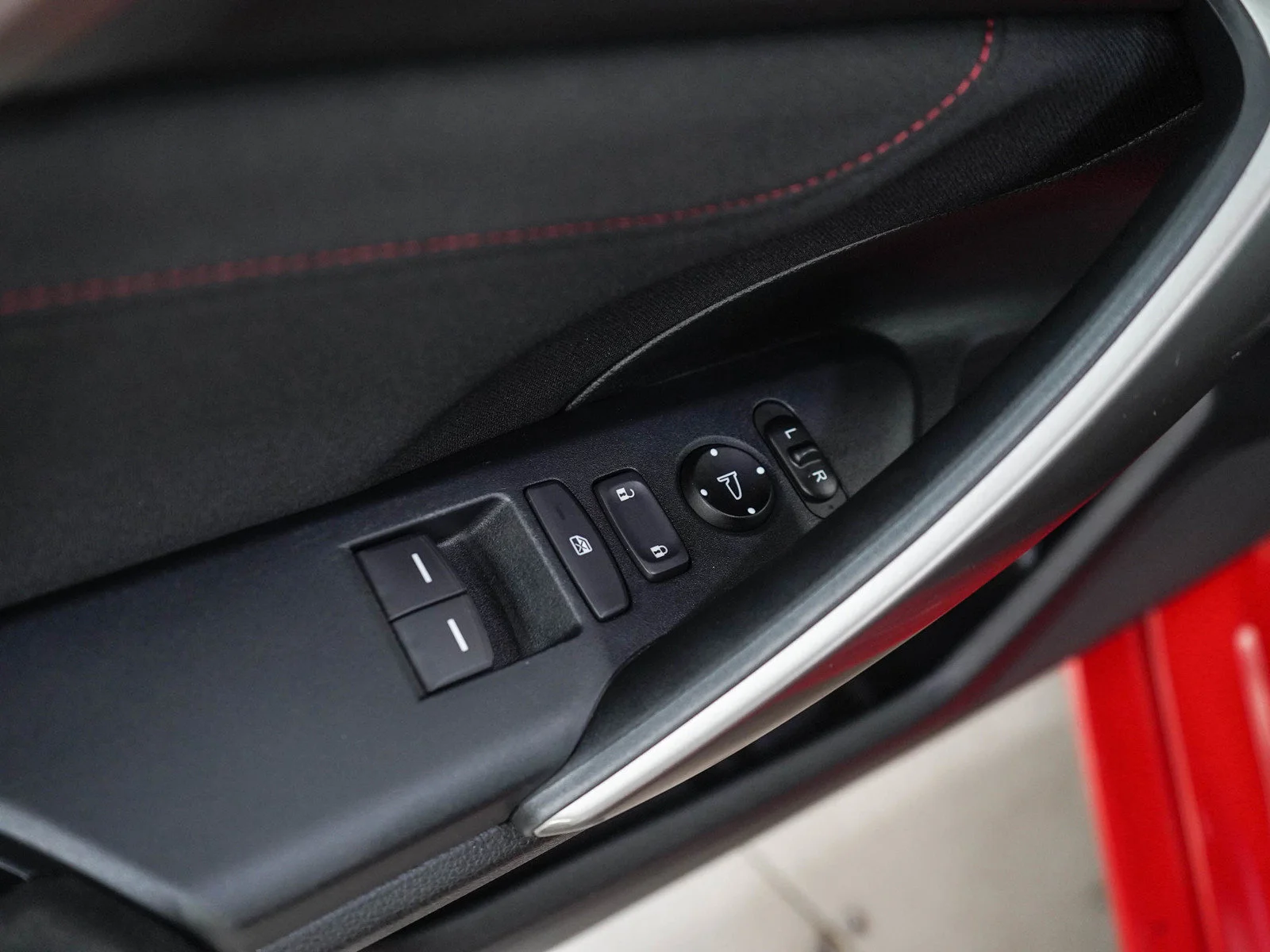 Used 2018  Honda SI image 13