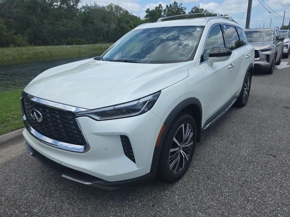 Certified Used 2023 White INFINITI Sensory image 5