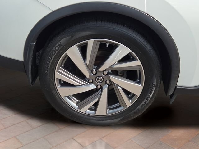 Used 2019 Pearl White Nissan SL image 4
