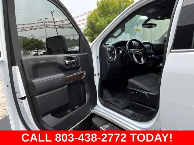 Used 2022 White GMC SLE image 3