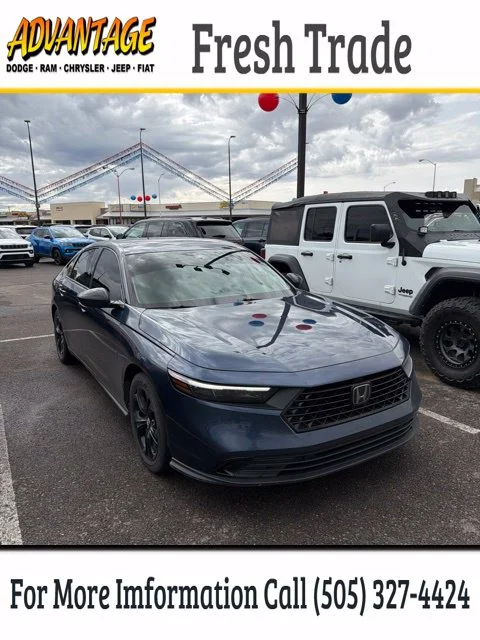 Used 2025  Honda SE image 2