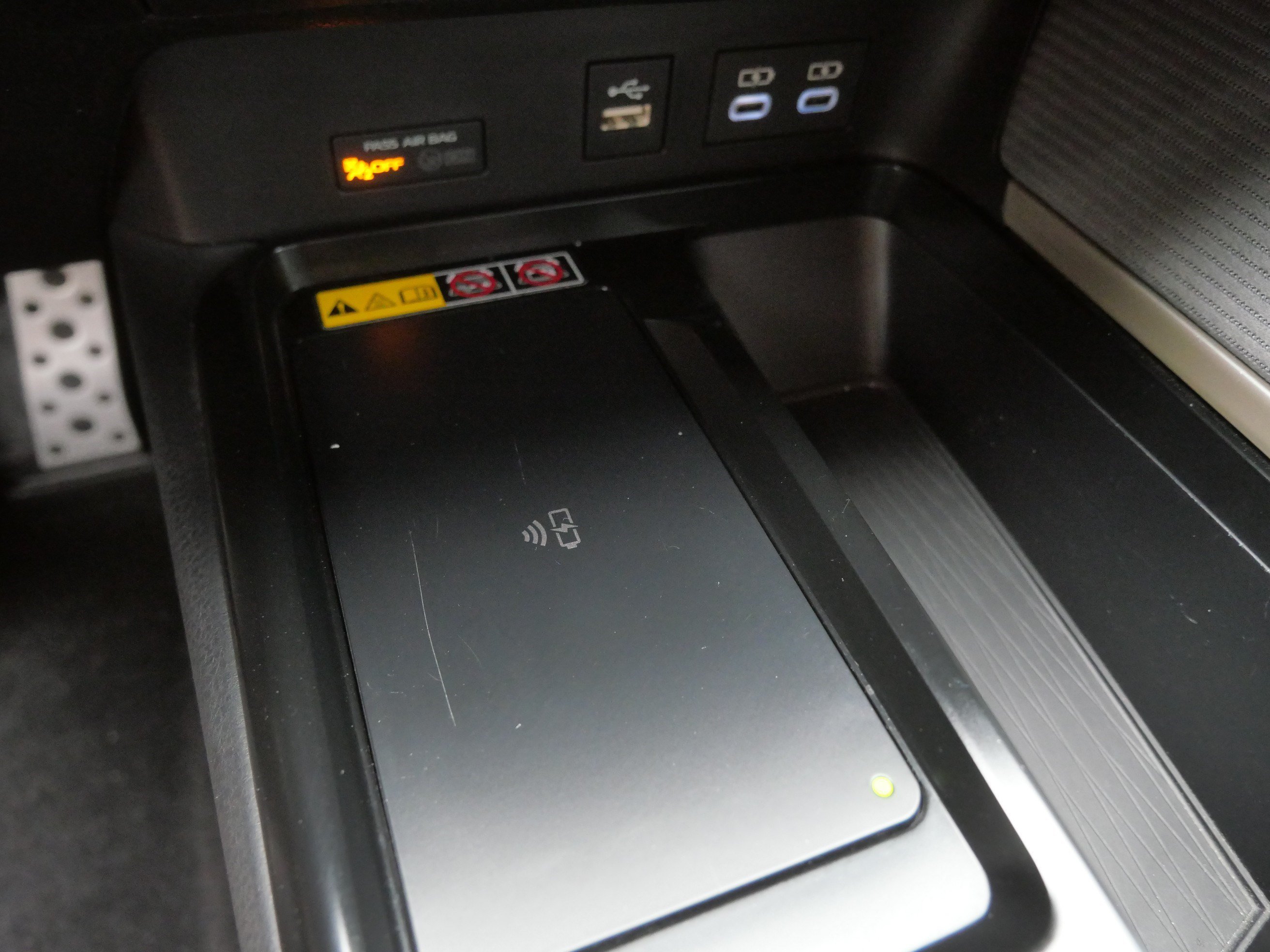 Used 2025 Midnight Black Metallic Toyota SE image 35
