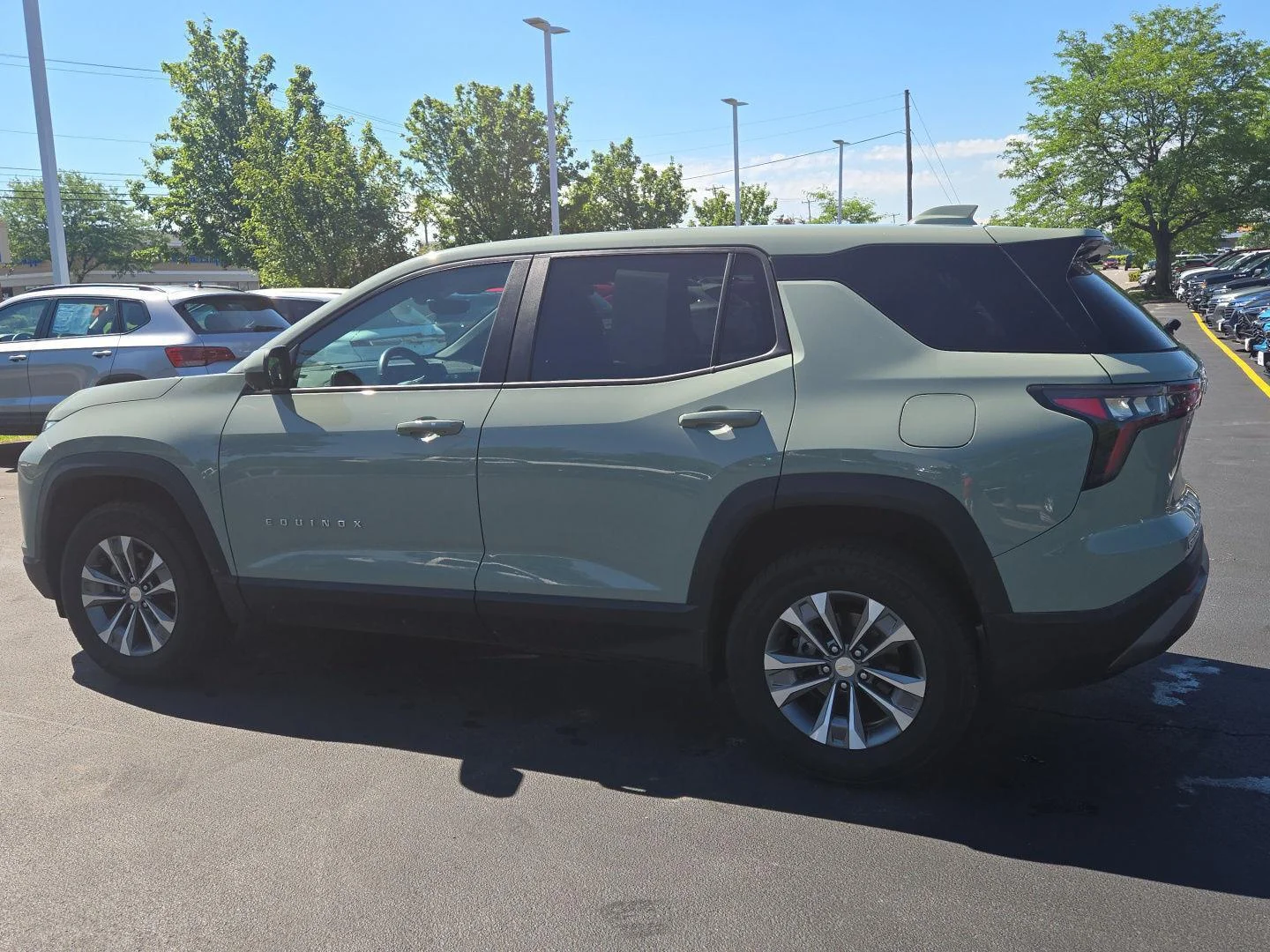 Used 2025 Cacti Green Chevrolet AWD LT image 3