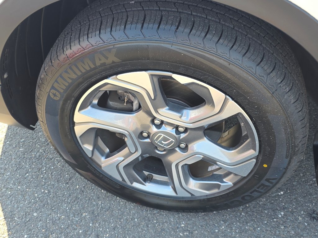 Used 2018 White Honda EX image 35