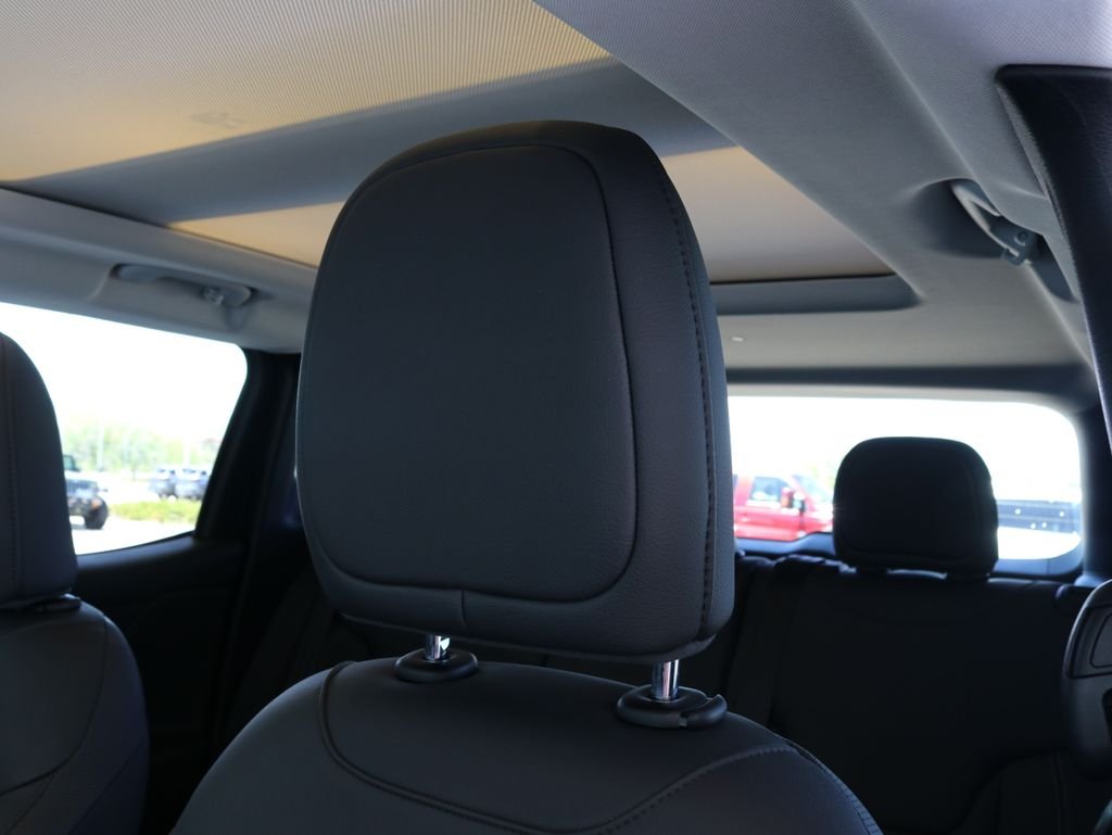 Used 2022 Teal Jeep Limited image 23