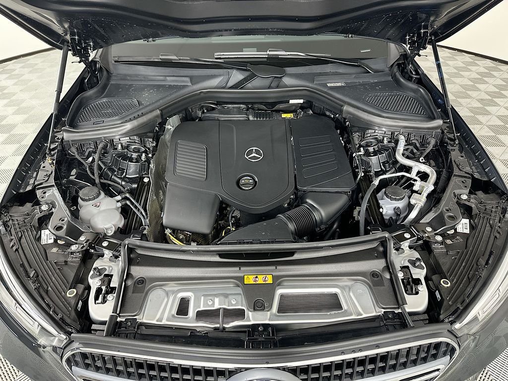 New 2026 Graphite Grey Metallic Mercedes-Benz GLC 300 image 32