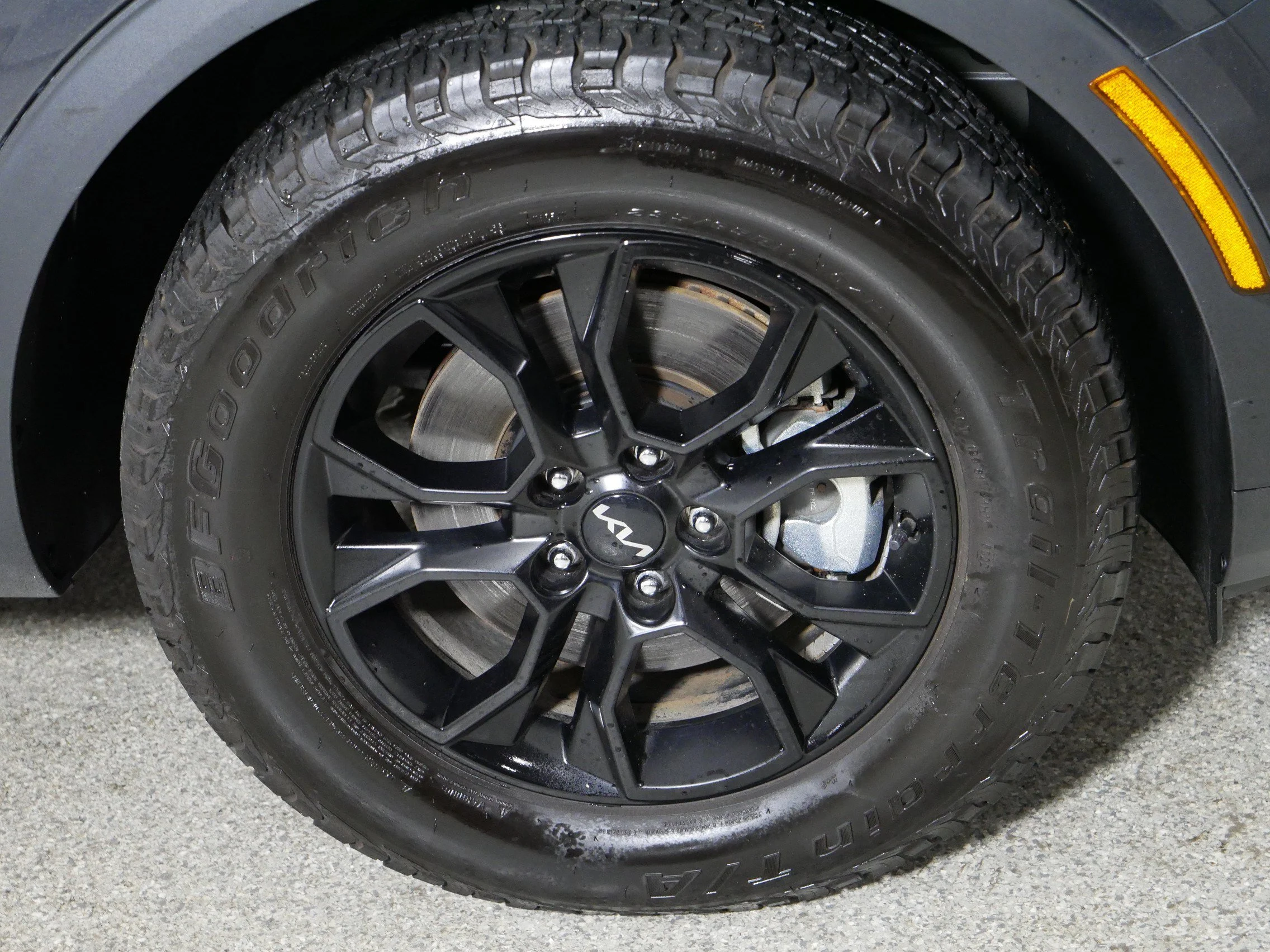 Used 2023 Ebony Black Kia X-Pro Prestige image 15