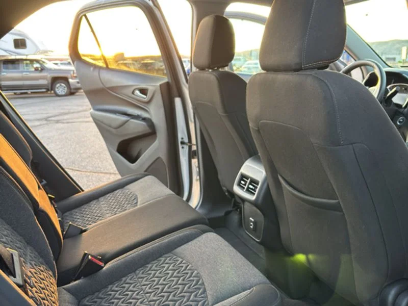 Used 2024 Summit White Chevrolet LT image 16